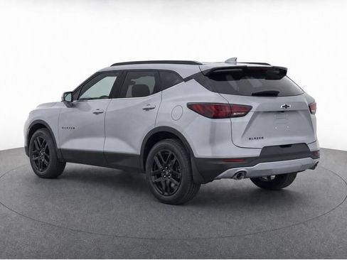 Used 2023 Chevrolet Blazer LT w/ Convenience Package FWD image 3