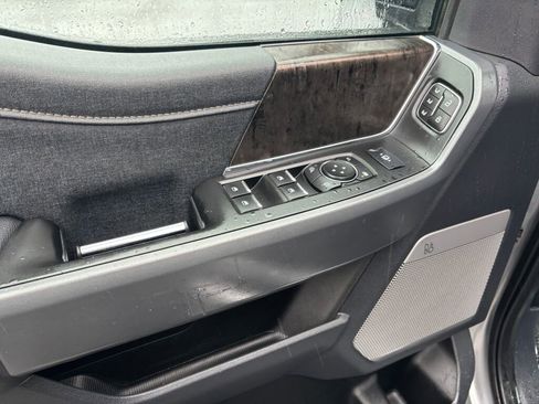 Used 2024 Ford F350 Lariat image 17