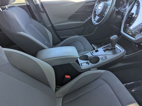 Used 2025 Subaru Crosstrek 2.0i Premium image 12