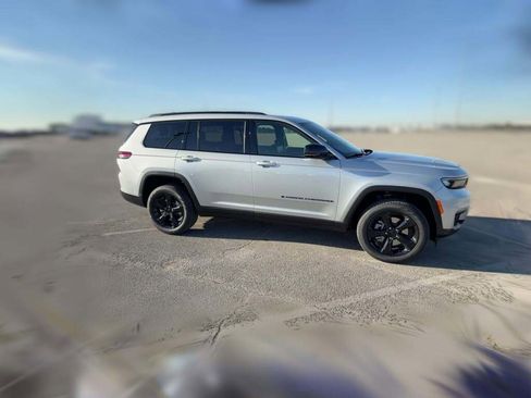 New 2025 Jeep Grand Cherokee L Limited image 15