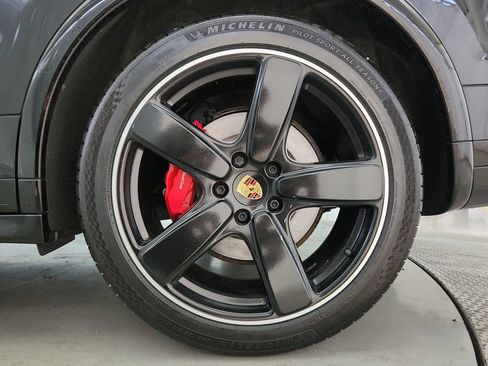 Used 2016 Porsche Cayenne GTS AWD/4WD image 34