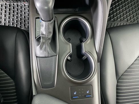 Used 2024 Toyota Camry SE FWD image 31