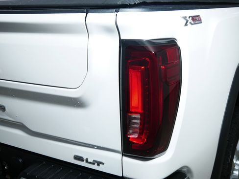 Certified 2021 GMC Sierra 3500 SLT w/ SLT Convenience Package AWD/4WD image 17