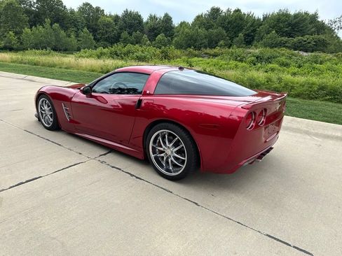 Used 2005 Chevrolet Corvette Coupe w/ Preferred Equipment Group RWD image 6