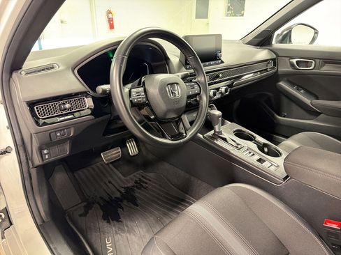 Used 2024 Honda Civic Sport image 4