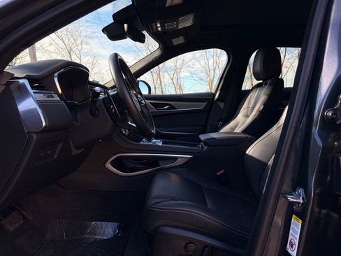 Used 2025 Jaguar F-PACE R-Dynamic S image 11