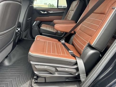 Used 2024 GMC Yukon Denali Ultimate w/ LPO, Floor Liner Package AWD/4WD image 17