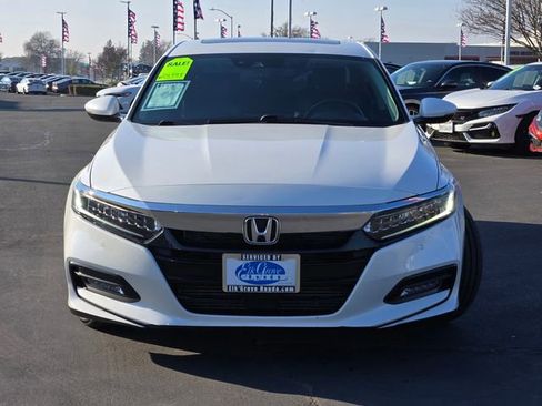Used 2019 Honda Accord Touring image 2
