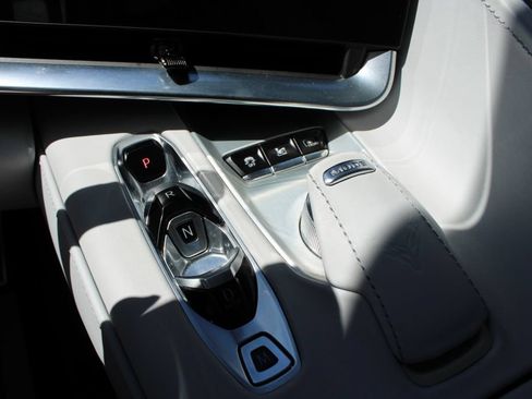 Used 2021 Chevrolet Corvette Stingray Premium Conv w/ Z51 Performance Package RWD image 21