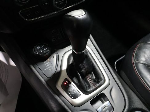 Used 2015 Jeep Cherokee Trailhawk w/ Comfort/Convenience Group image 41