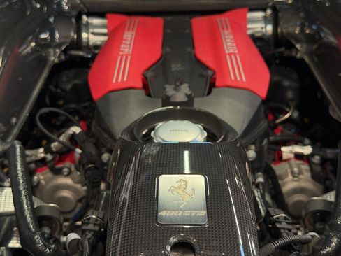 Used 2018 Ferrari 488 GTB RWD image 38