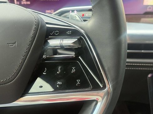 Used 2025 Cadillac Escalade ESV Sport Platinum w/ LPO, ONYX Package AWD/4WD image 28