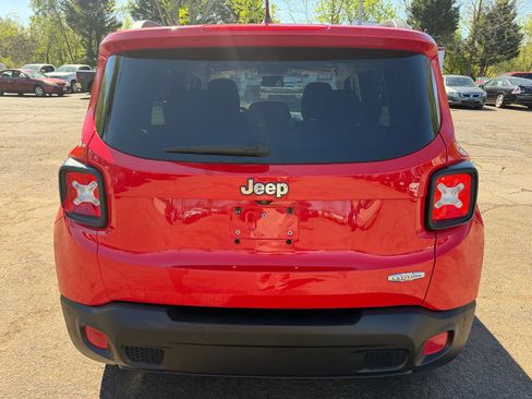 Used 2017 Jeep Renegade Latitude image 6
