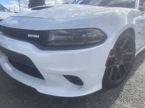 Used 2017 Dodge Charger R/T image 5