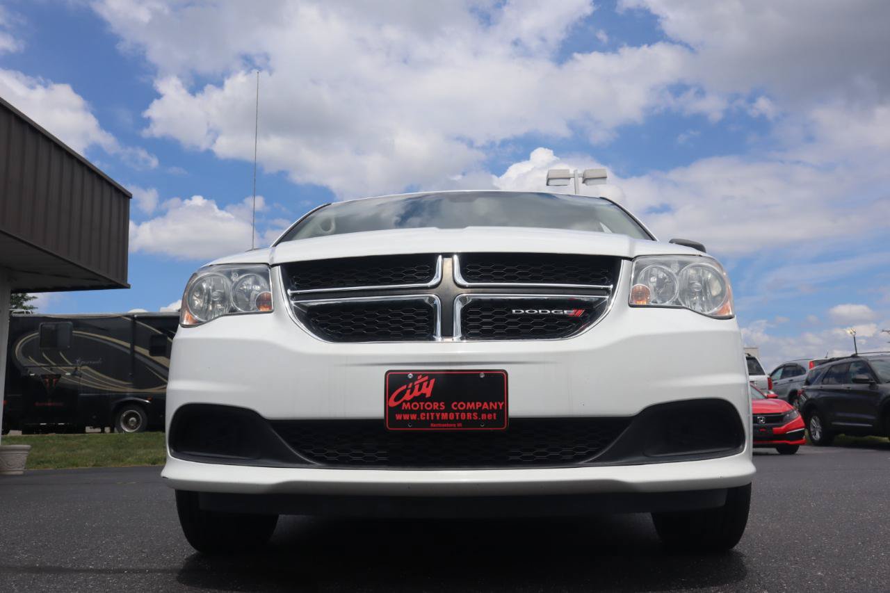 Used 2019 Dodge Grand Caravan SE w/ UConnect Hands-Free Group FWD image 6