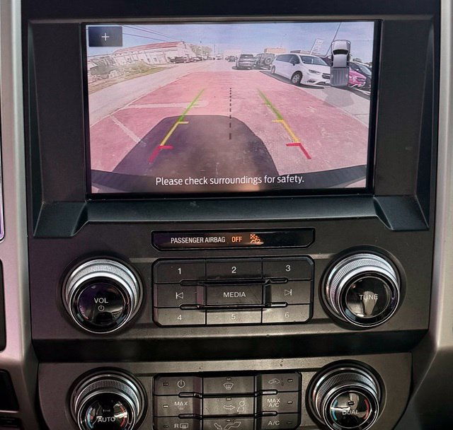 Used 2019 Ford F150 Lariat w/ Equipment Group 502A Luxury AWD/4WD image 16