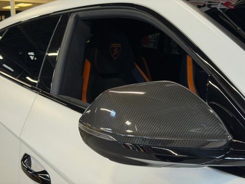 Used 2023 Lamborghini Urus Performante AWD/4WD image 34