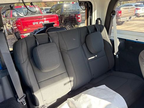 Used 2022 Jeep Wrangler Willys image 29