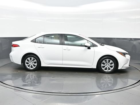 Used 2024 Toyota Corolla LE FWD image 7