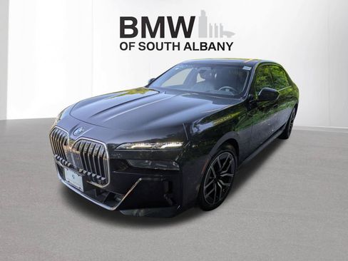 Used 2024 BMW 760i xDrive w/ Executive Package AWD/4WD image 5