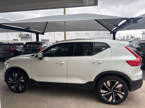Certified 2023 Volvo XC40 B5 Plus w/ Protection Package Premier AWD/4WD image 8