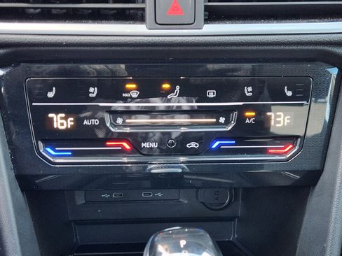 Certified 2025 Volkswagen Taos SEL w/ Black Wheel Plus Package image 22