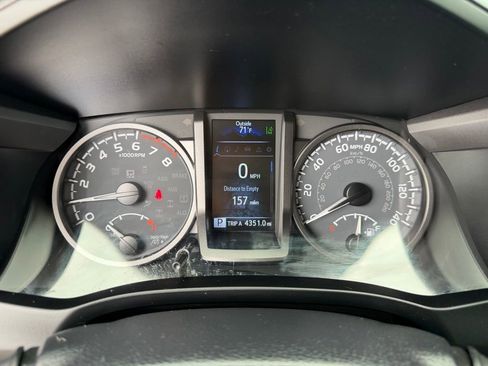 Used 2023 Toyota Tacoma TRD Off-Road w/ Technology Package AWD/4WD image 20