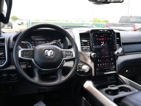 Used 2019 RAM 1500 Laramie AWD/4WD image 10