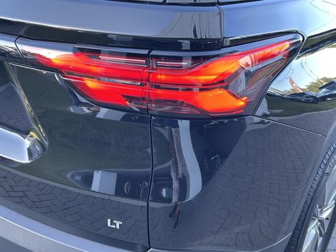 Certified 2023 Chevrolet Traverse LT image 9