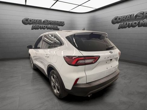 Used 2025 Ford Escape ST-Line FWD image 3