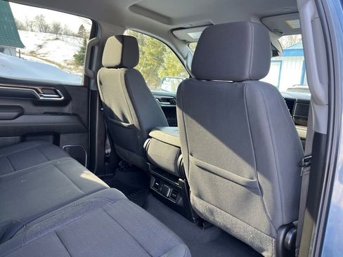 Used 2024 Chevrolet Silverado 1500 LT image 32