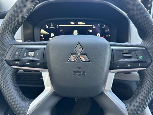 New 2025 Mitsubishi Outlander SEL image 23