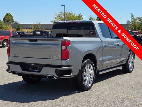 Used 2023 Chevrolet Silverado 1500 High Country w/ High Country Premium Package AWD/4WD image 5
