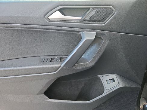 Used 2021 Volkswagen Tiguan SEL image 13