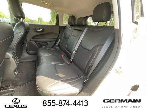 Used 2018 Jeep Compass Latitude w/ Cold Weather Group AWD/4WD image 13