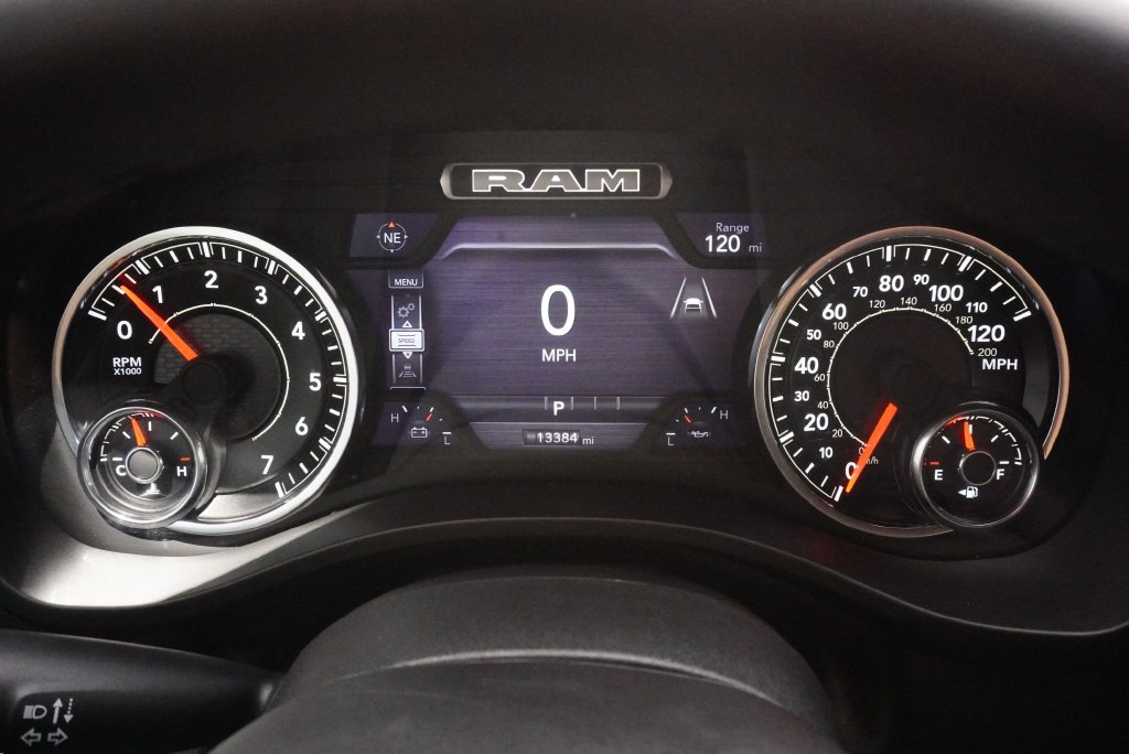 Used 2025 RAM 1500 Laramie w/ Sport Appearance Package AWD/4WD image 13
