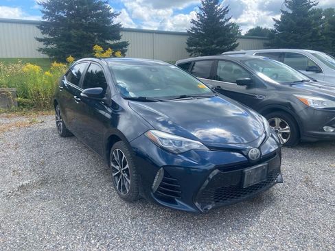 Used 2017 Toyota Corolla SE FWD image 3