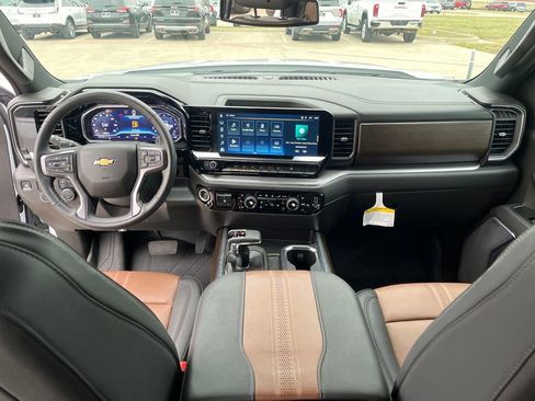 Used 2025 Chevrolet Silverado 1500 High Country w/ High Country Premium Package image 14