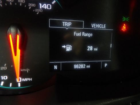 Used 2021 Chevrolet Trax LT w/ Premium Seat Package AWD/4WD image 17