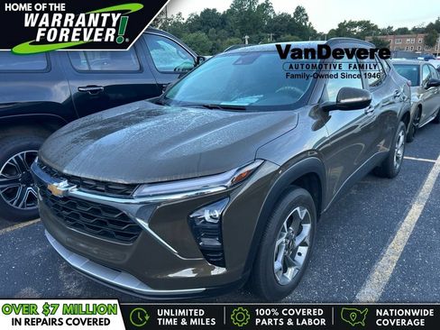 Used 2024 Chevrolet Trax LT w/ Driver Confidence Package FWD image 1