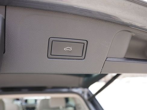 Used 2024 Volkswagen Atlas SEL Premium R-Line image 20