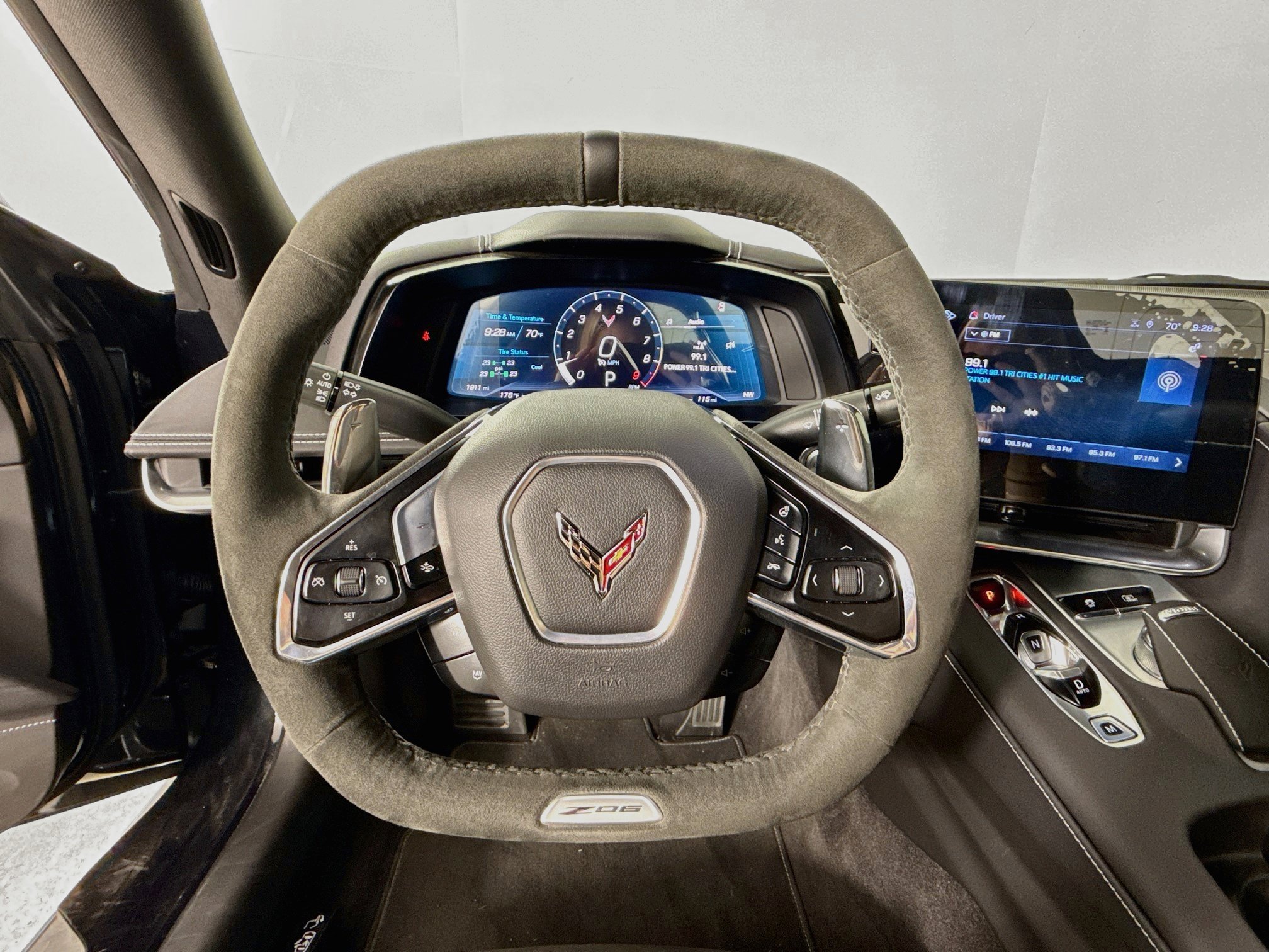 Used 2024 Chevrolet Corvette Z06 RWD image 14