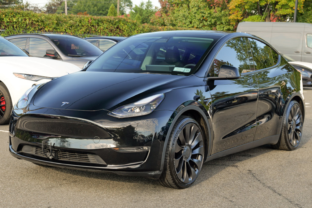 Used 2022 Tesla Model Y Performance AWD/4WD image 3