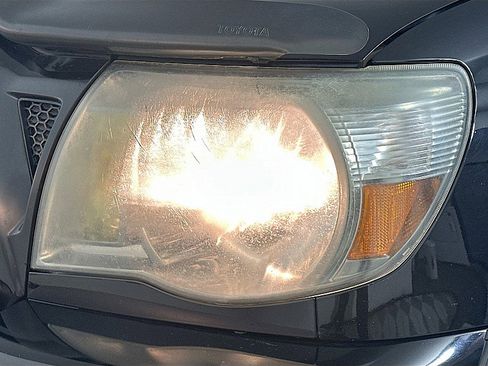 Used 2011 Toyota Tacoma 4x4 Double Cab image 24