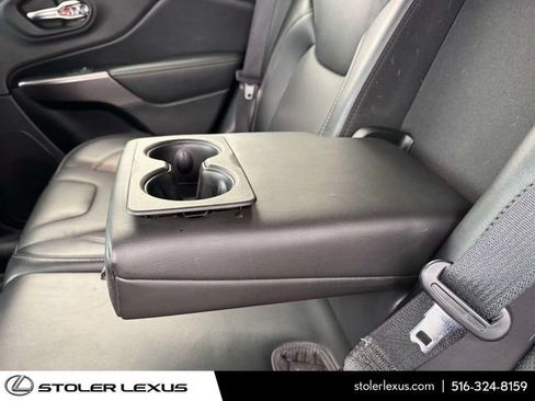 Used 2021 Jeep Cherokee Limited w/ Mopar Interior Package AWD/4WD image 16