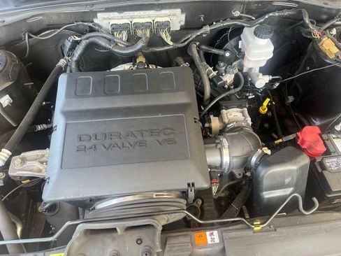 Used 2010 Ford Escape XLT image 25