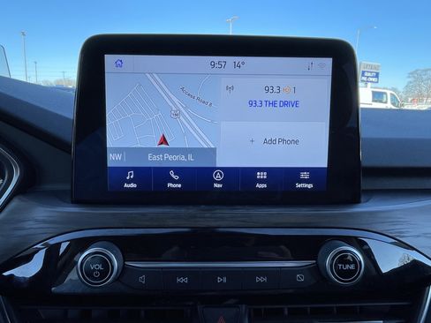 Used 2020 Ford Escape Titanium image 33