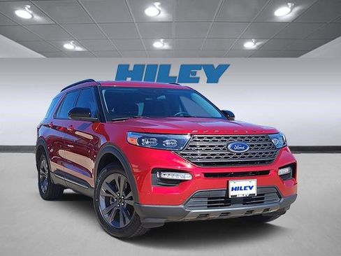 Used 2023 Ford Explorer XLT w/ Equipment Group 202A image 1
