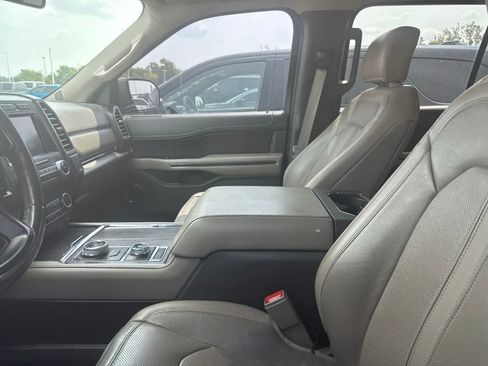 Used 2019 Ford Expedition Limited w/ Equipment Group 301A AWD/4WD image 30
