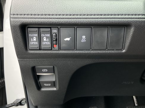 Certified 2026 Honda Odyssey EX-L image 19
